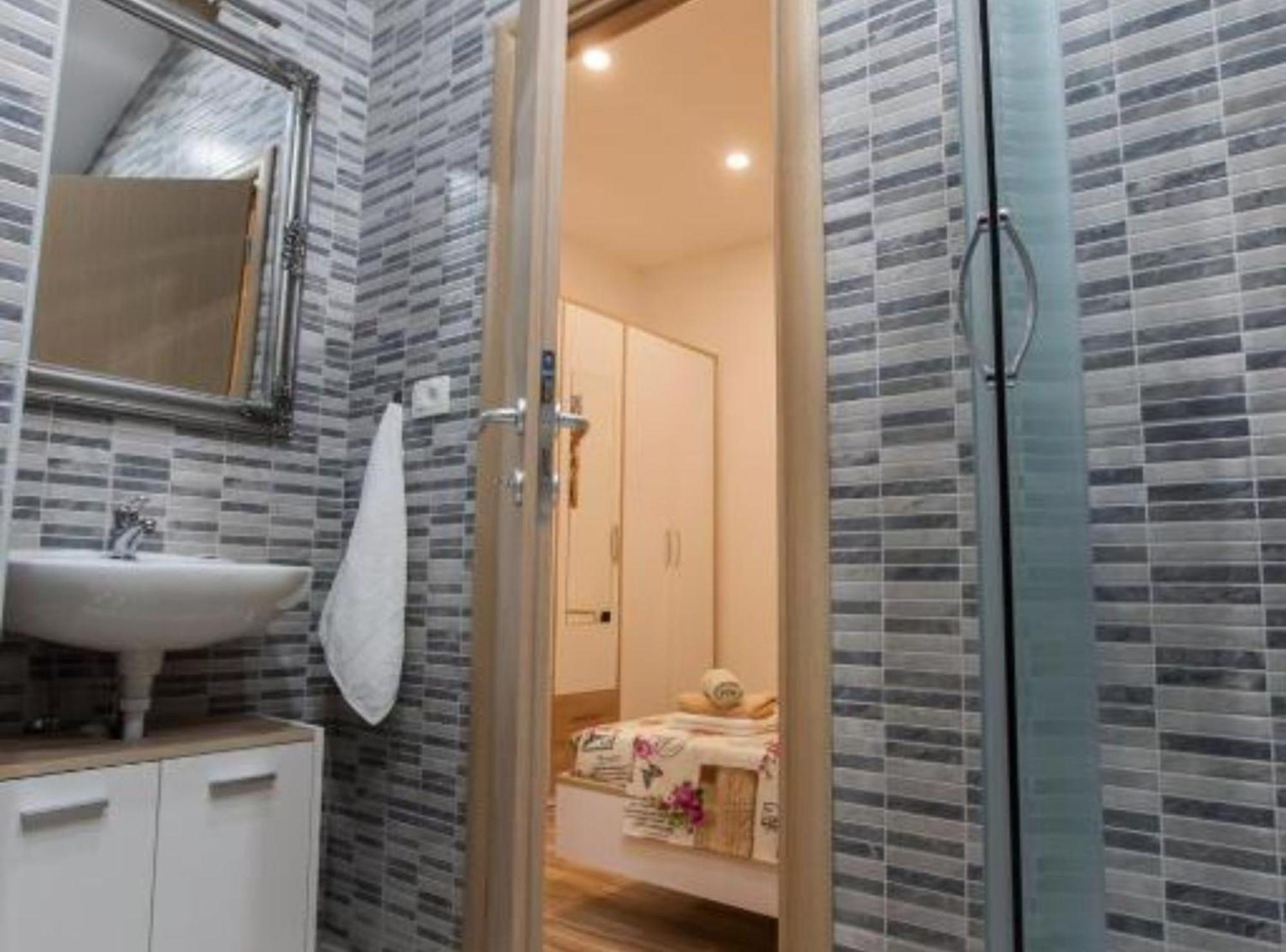 Apartment Dalmatia คาชเตลา ภายนอก รูปภาพ