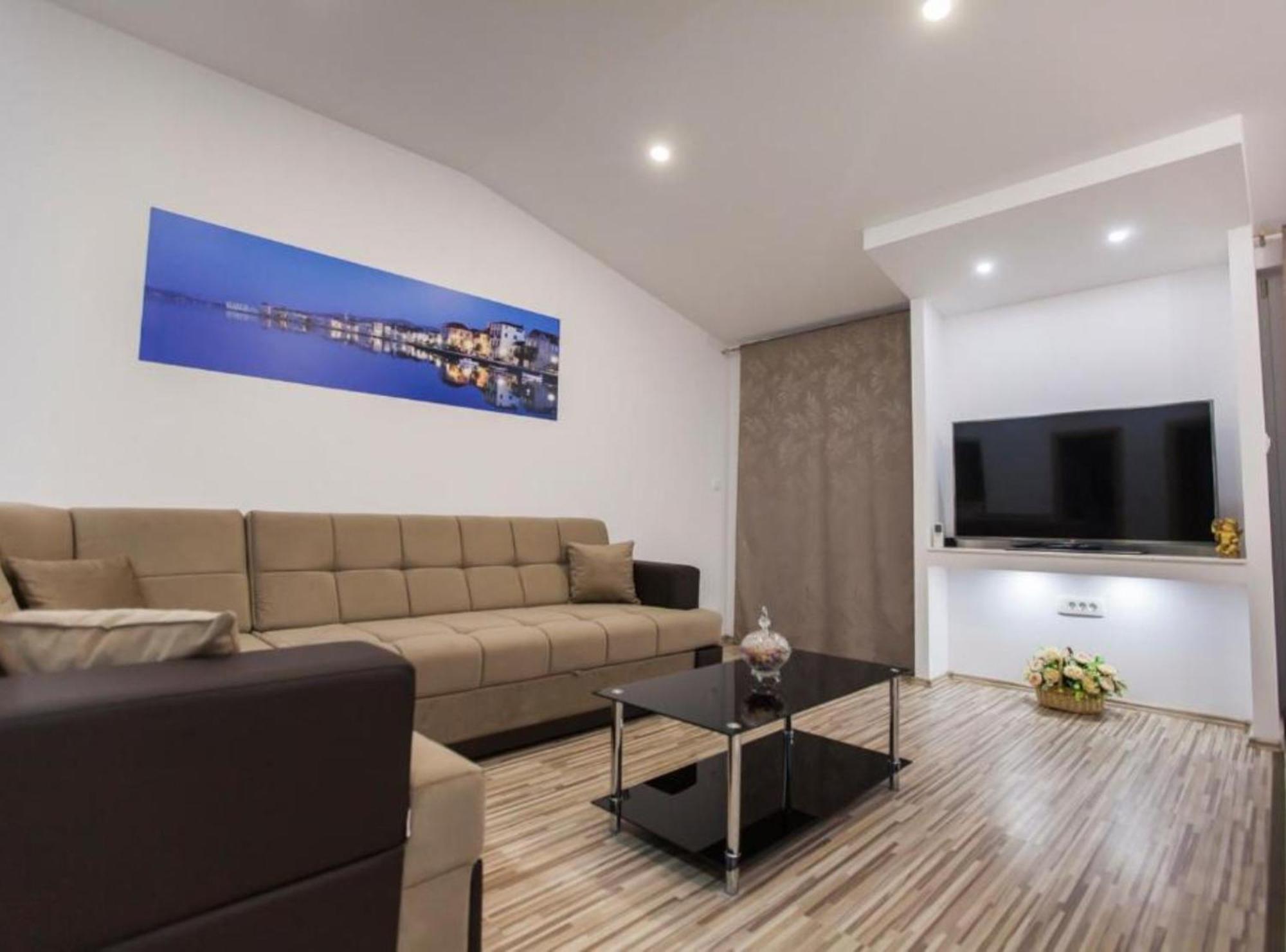 Apartment Dalmatia คาชเตลา ภายนอก รูปภาพ