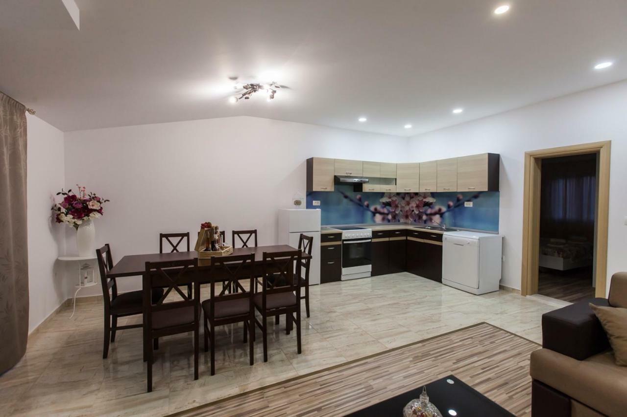 Apartment Dalmatia คาชเตลา ภายนอก รูปภาพ
