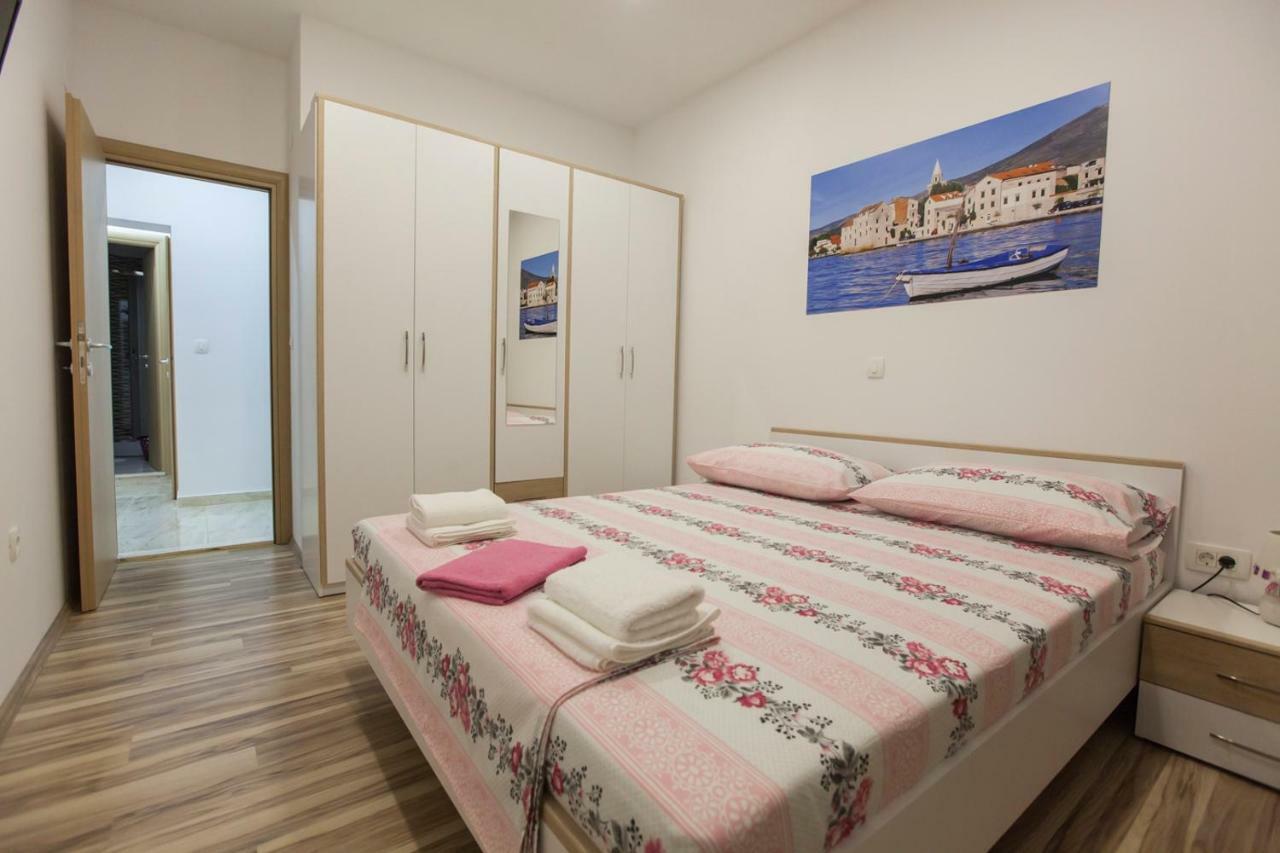 Apartment Dalmatia คาชเตลา ภายนอก รูปภาพ