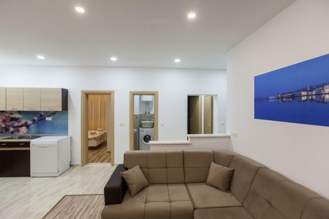 Apartment Dalmatia คาชเตลา ภายนอก รูปภาพ